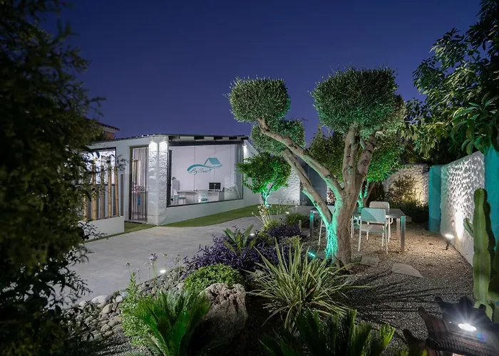 Villa Mamba By Seric,15\' Walking To The Beach